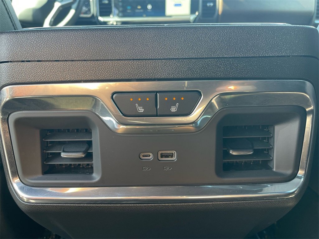 Used 2025 Chevrolet Silverado 1500 High Country w/ Midnight Edition image 13