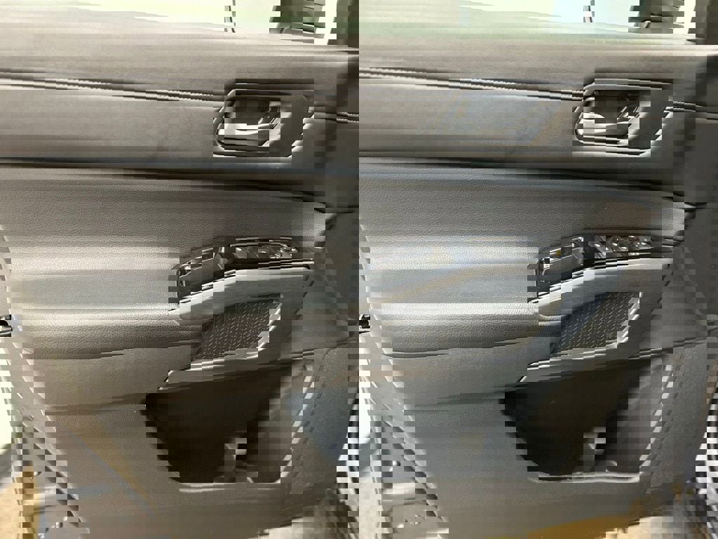 Used 2024 Nissan Pathfinder SL image 12