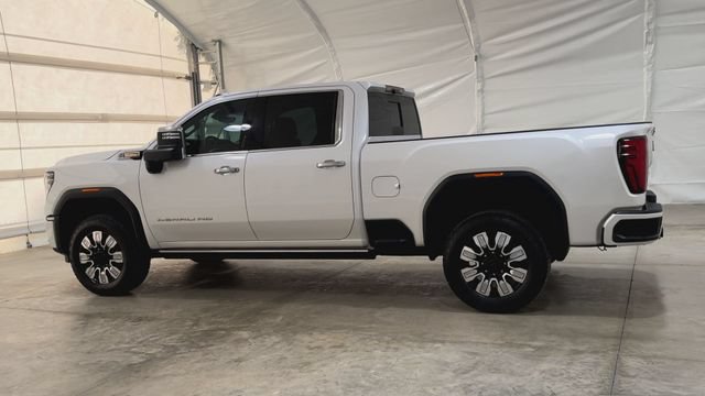 Used 2024 GMC Sierra 2500 Denali w/ Denali Reserve Package AWD/4WD image 2