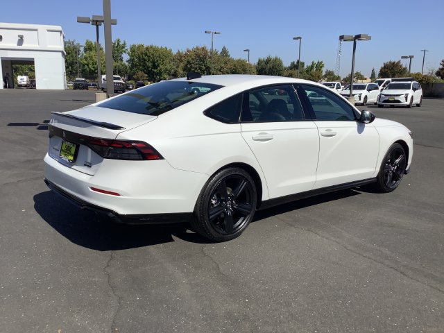 Used 2025 Honda Accord Sport image 31