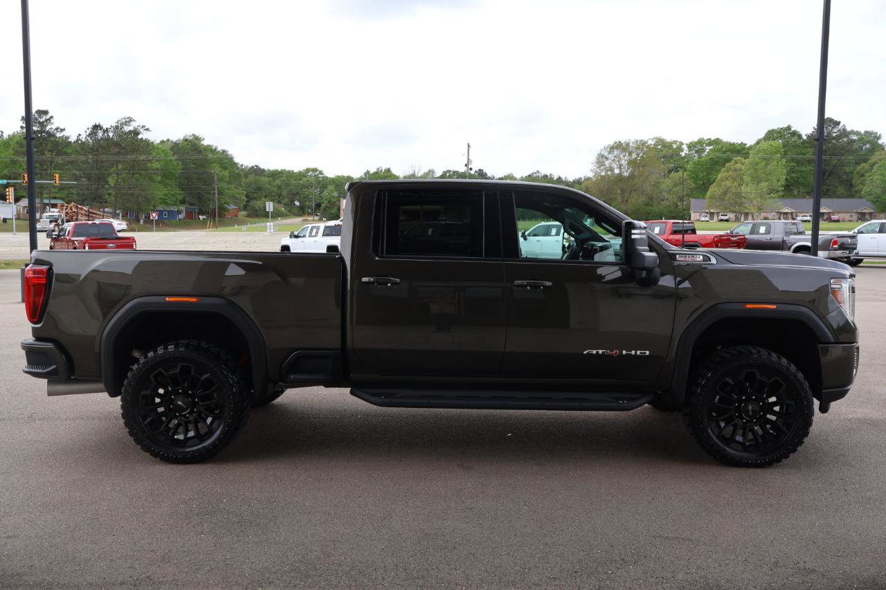 Used 2023 GMC Sierra 2500 AT4 image 4