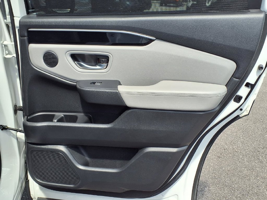Used 2025 Honda Pilot EX-L image 14