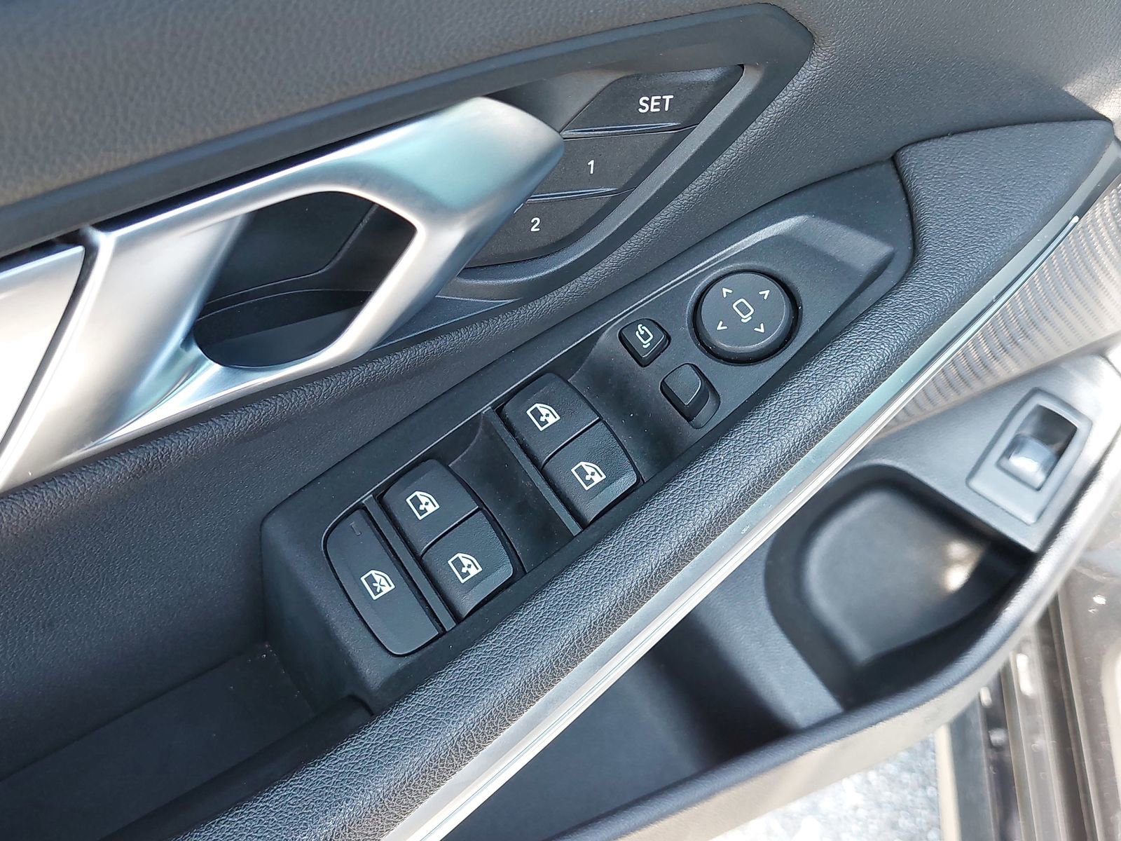 Used 2021 BMW 330i Sedan w/ M Sport Package image 26