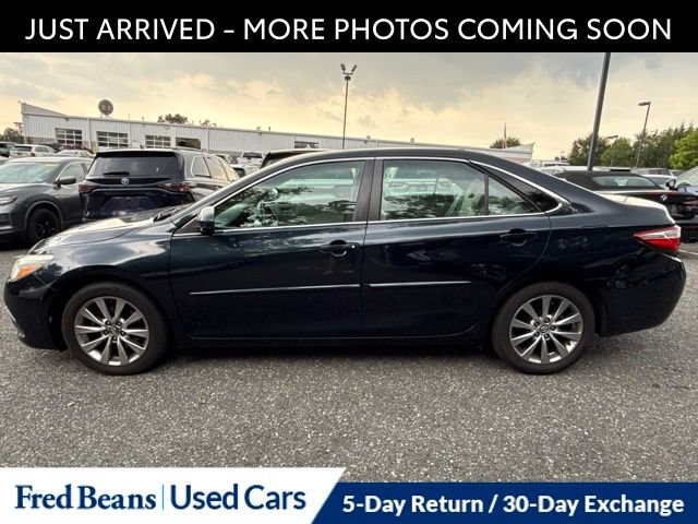 Used 2016 Toyota Camry XLE w/ Moonroof Package FWD image 4