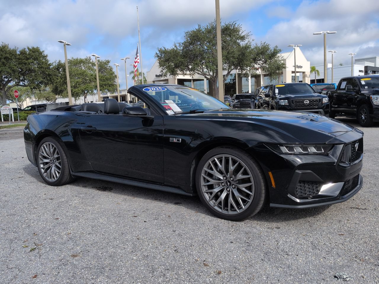 Used 2025 Ford Mustang GT Premium RWD image 2