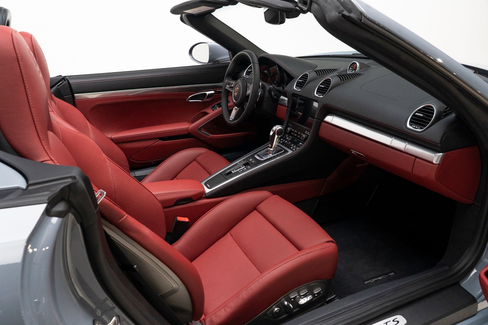 Used 2025 Porsche 718 Boxster GTS RWD image 46