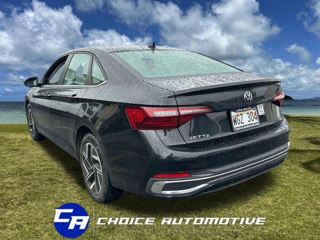 Used 2022 Volkswagen Jetta SEL image 5