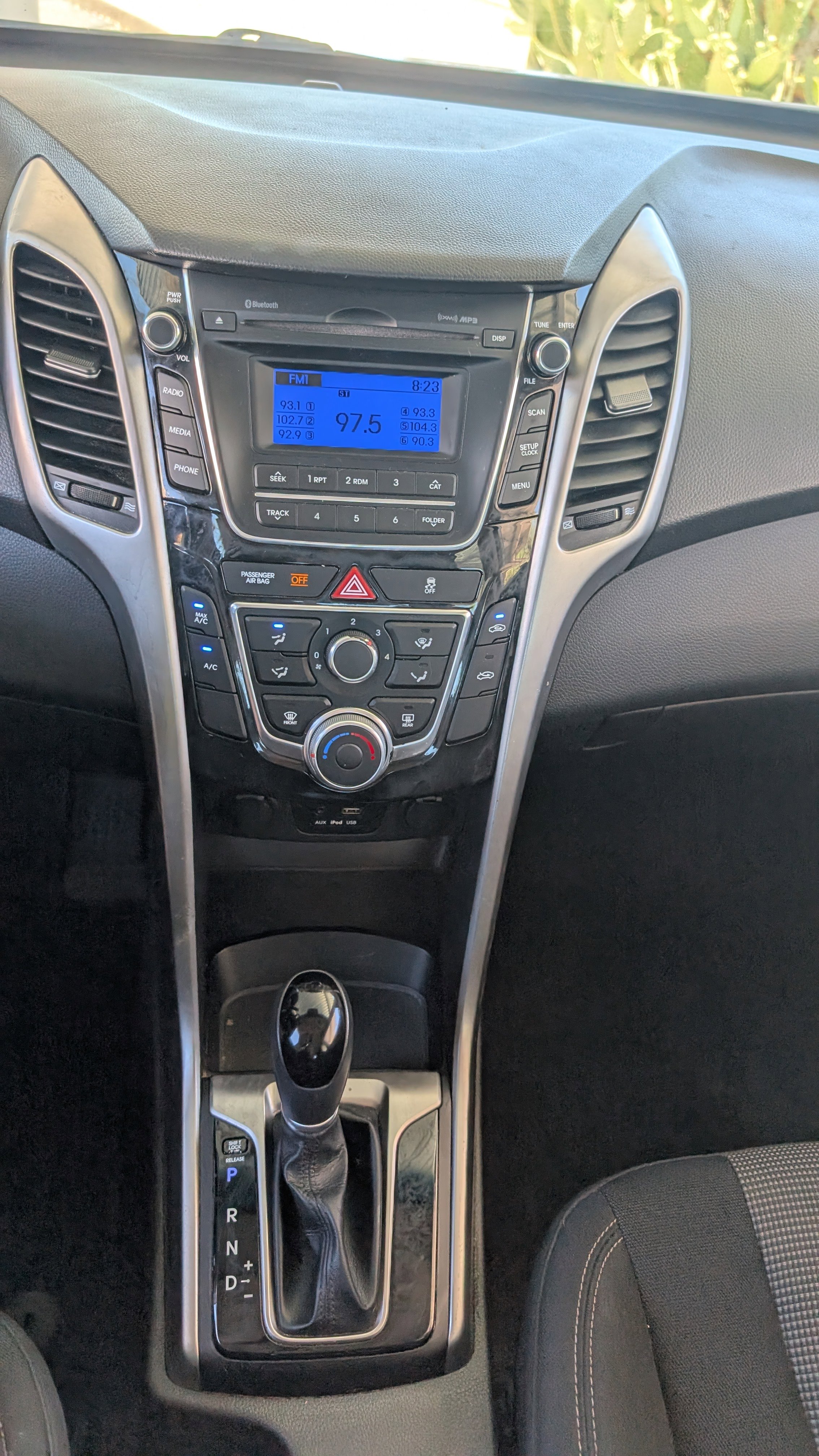 Used 2017 Hyundai Elantra GT FWD image 12