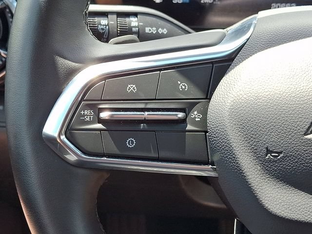 Used 2025 Chevrolet Equinox LT AWD/4WD image 22