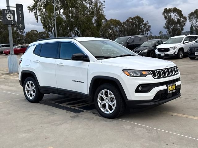 Used 2024 Jeep Compass Latitude image 7
