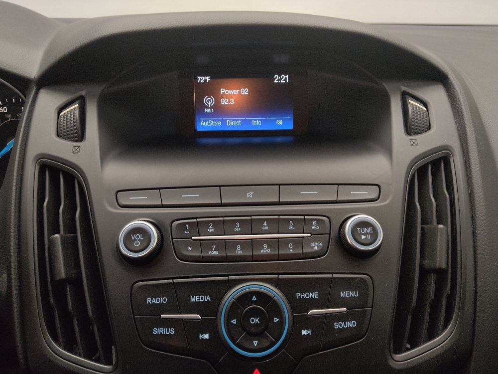 Used 2018 Ford Focus SE w/ SE Appearance Package FWD image 25
