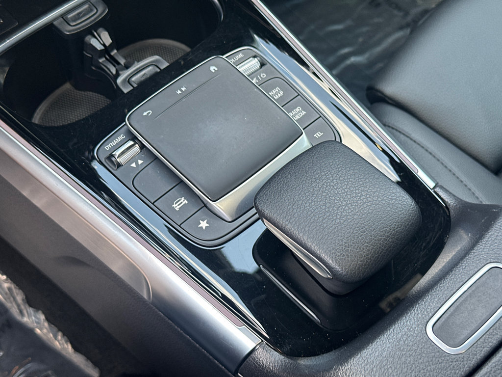 Used 2021 Mercedes-Benz GLB 250 4MATIC image 30