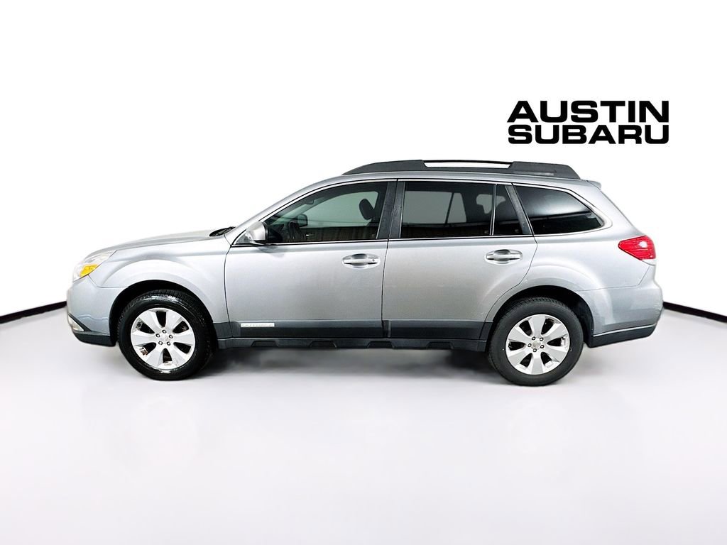 Used 2011 Subaru Outback 2.5i Limited image 4