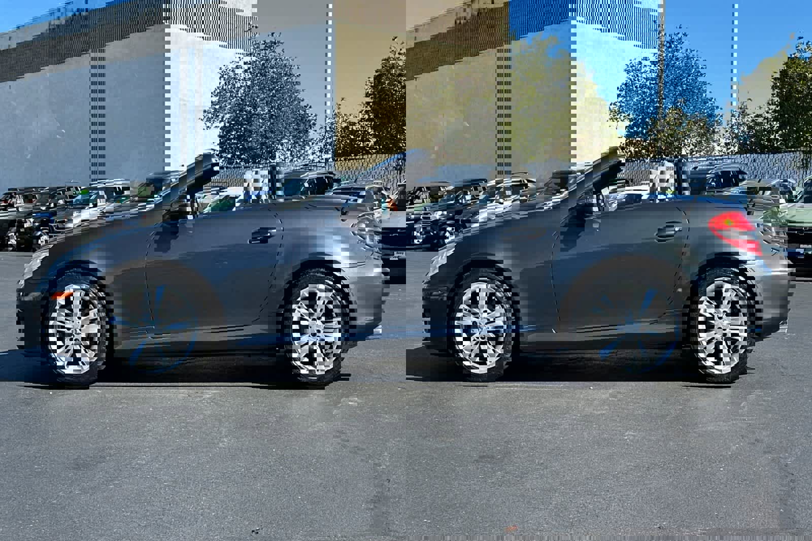 Used 2010 Mercedes-Benz SLK 300 image 3