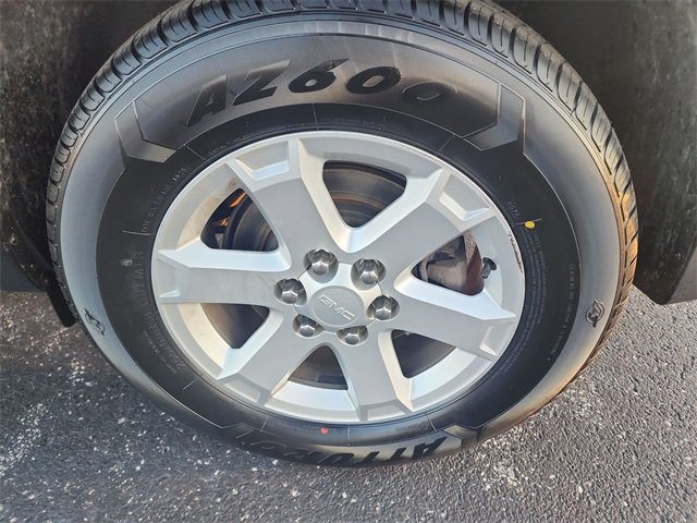 Used 2015 GMC Acadia SLE image 17