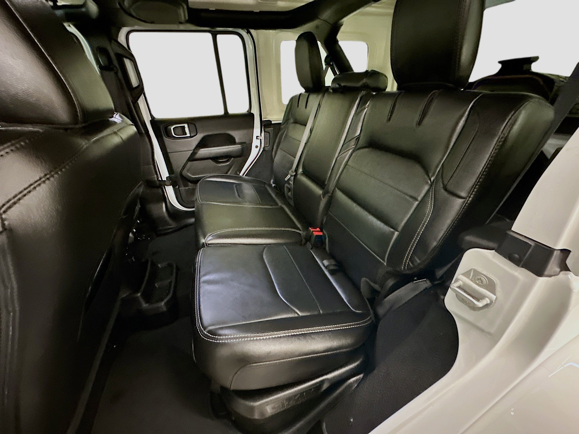 Used 2021 Jeep Wrangler Sahara w/ Cold Weather Group image 30