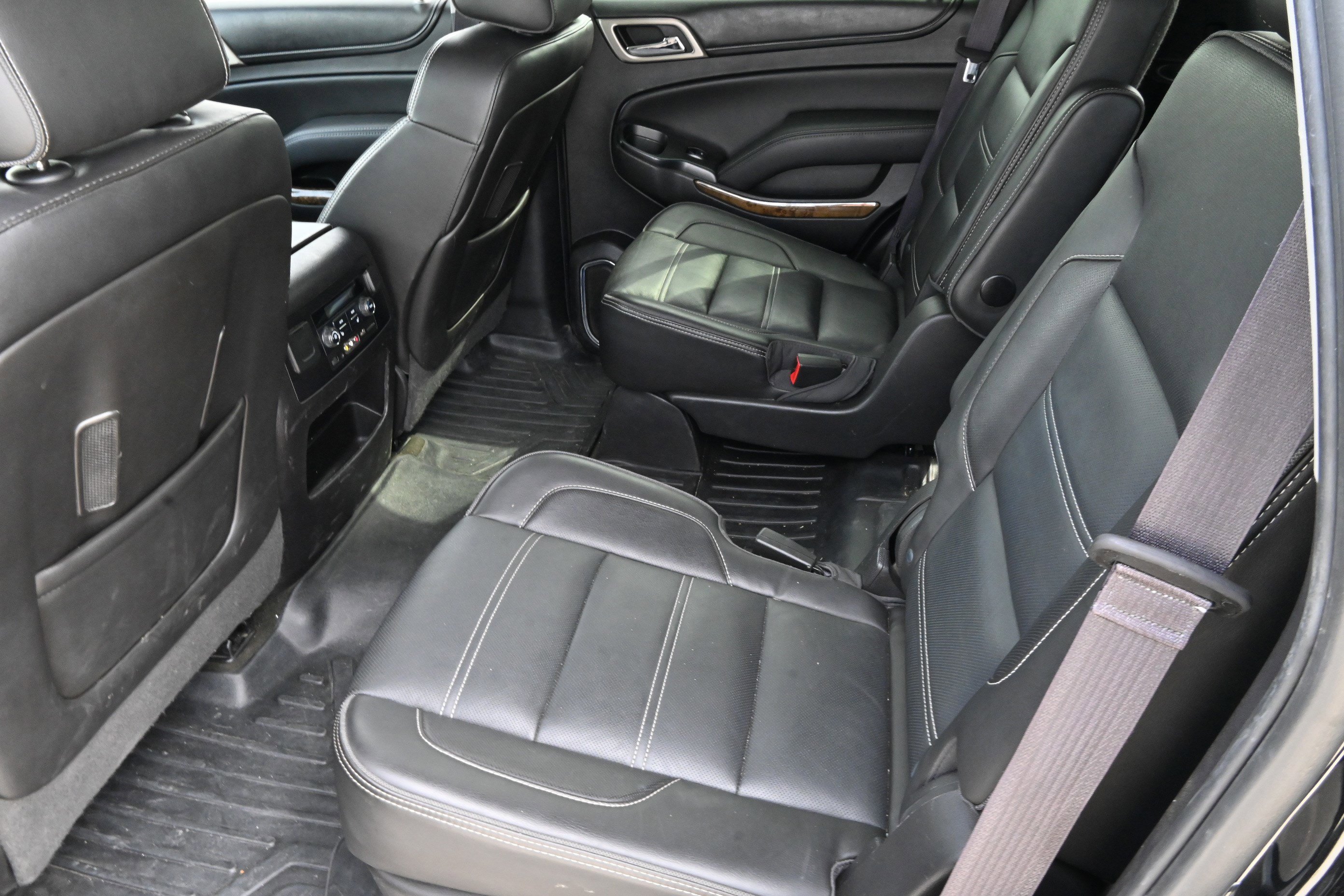 Used 2016 GMC Yukon Denali w/ Open Road Package image 13