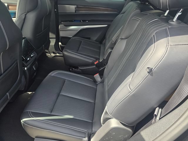 New 2027 Cadillac Vistiq Luxury AWD/4WD image 13