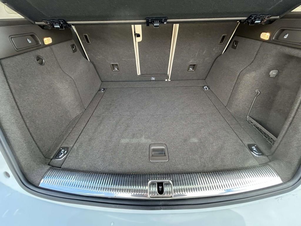 Used 2016 Audi Q5 2.0T Premium Plus w/ Technology Package image 16