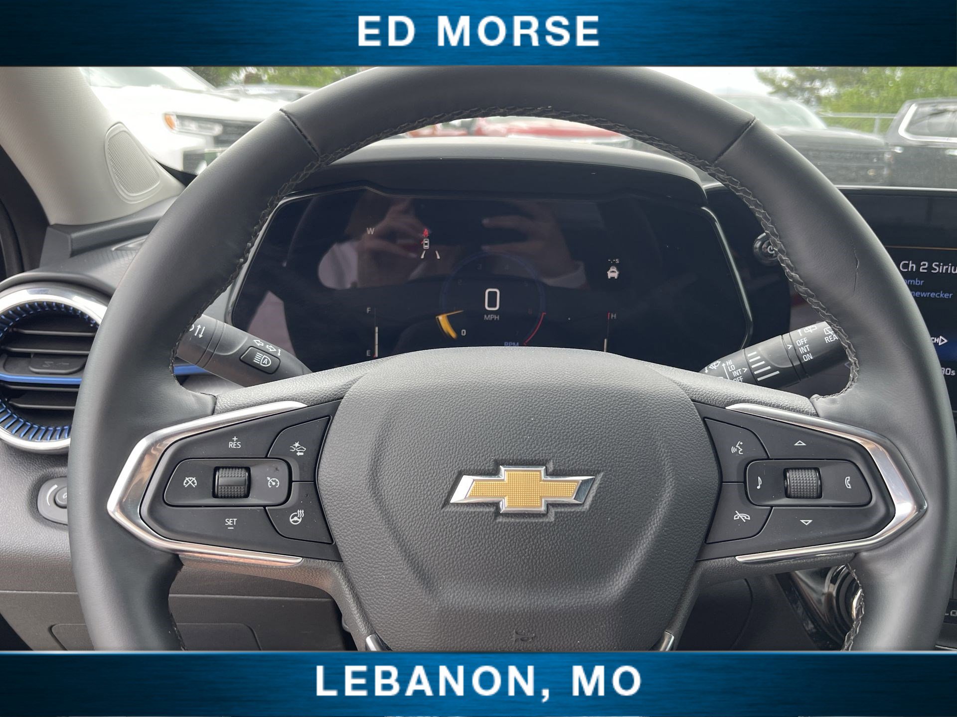 Used 2025 Chevrolet Trax LT w/ LT Convenience Package FWD image 12