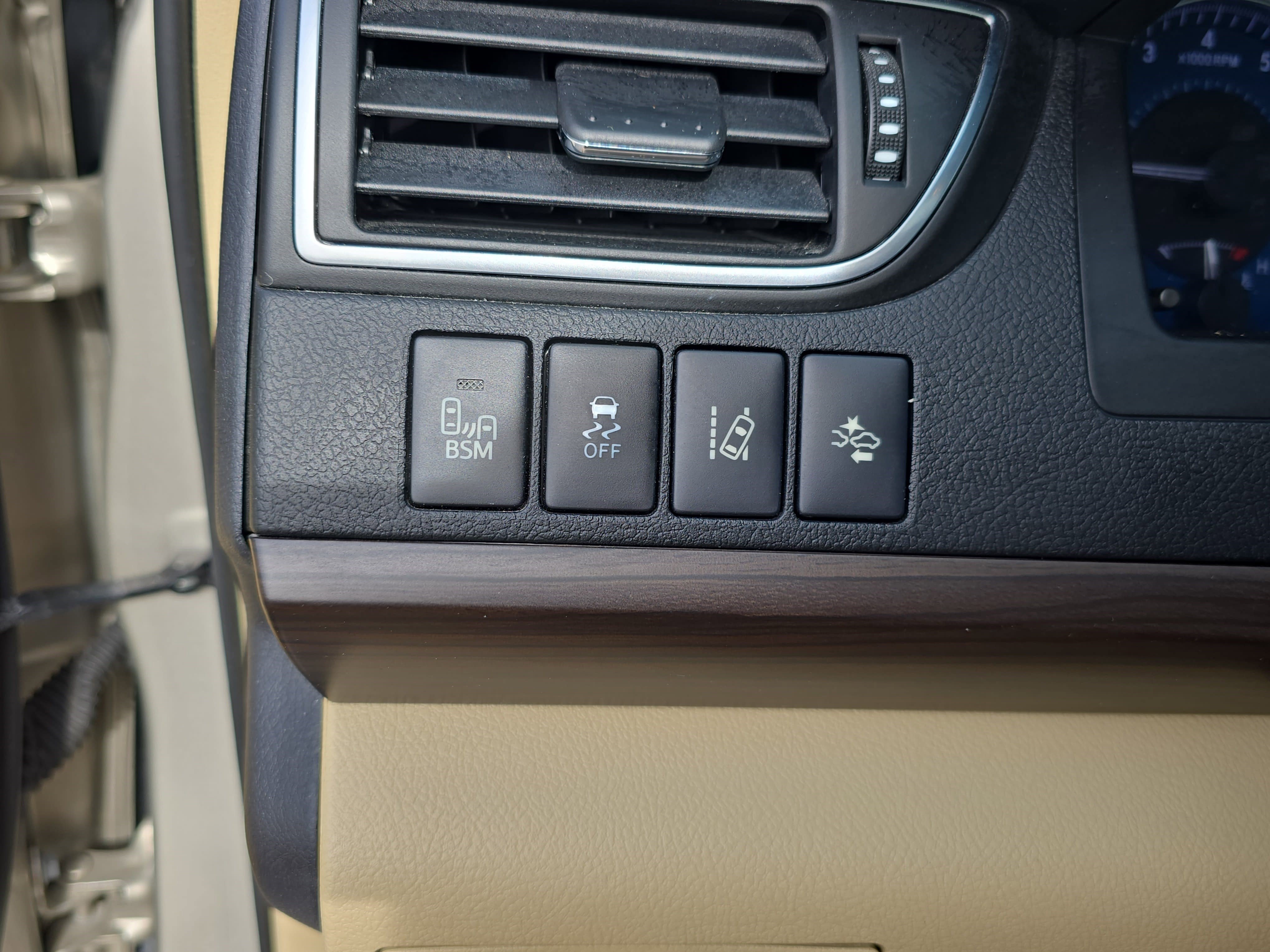 Used 2017 Toyota Camry XLE w/ Moonroof Package image 26