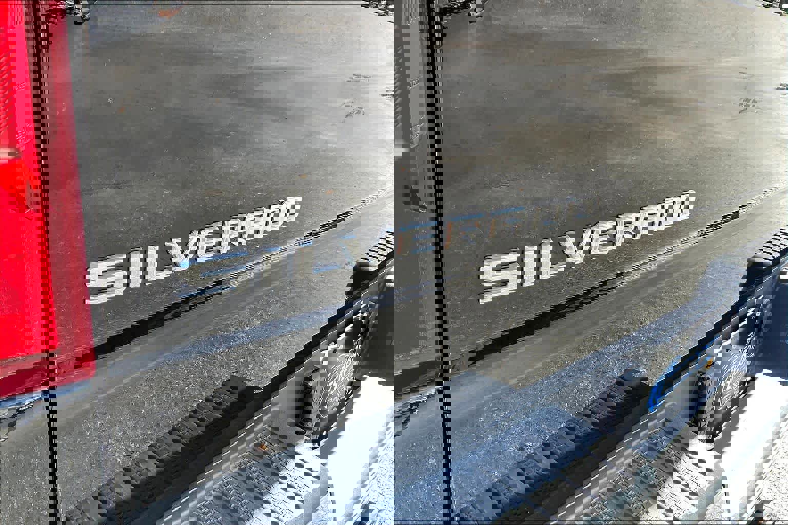 Used 2023 Chevrolet Silverado 1500 LTZ w/ LTZ Premium Package AWD/4WD image 9