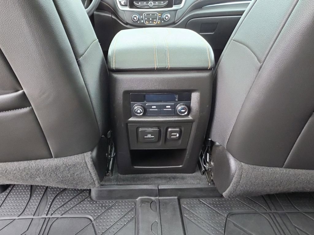 Used 2021 Chevrolet Traverse RS AWD/4WD image 29