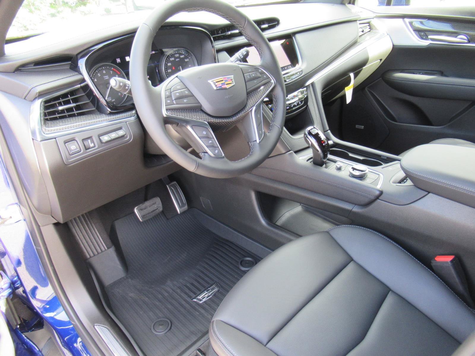 New 2026 Cadillac XT5 Sportv w/ LPO, Floor Liner Package AWD/4WD image 14