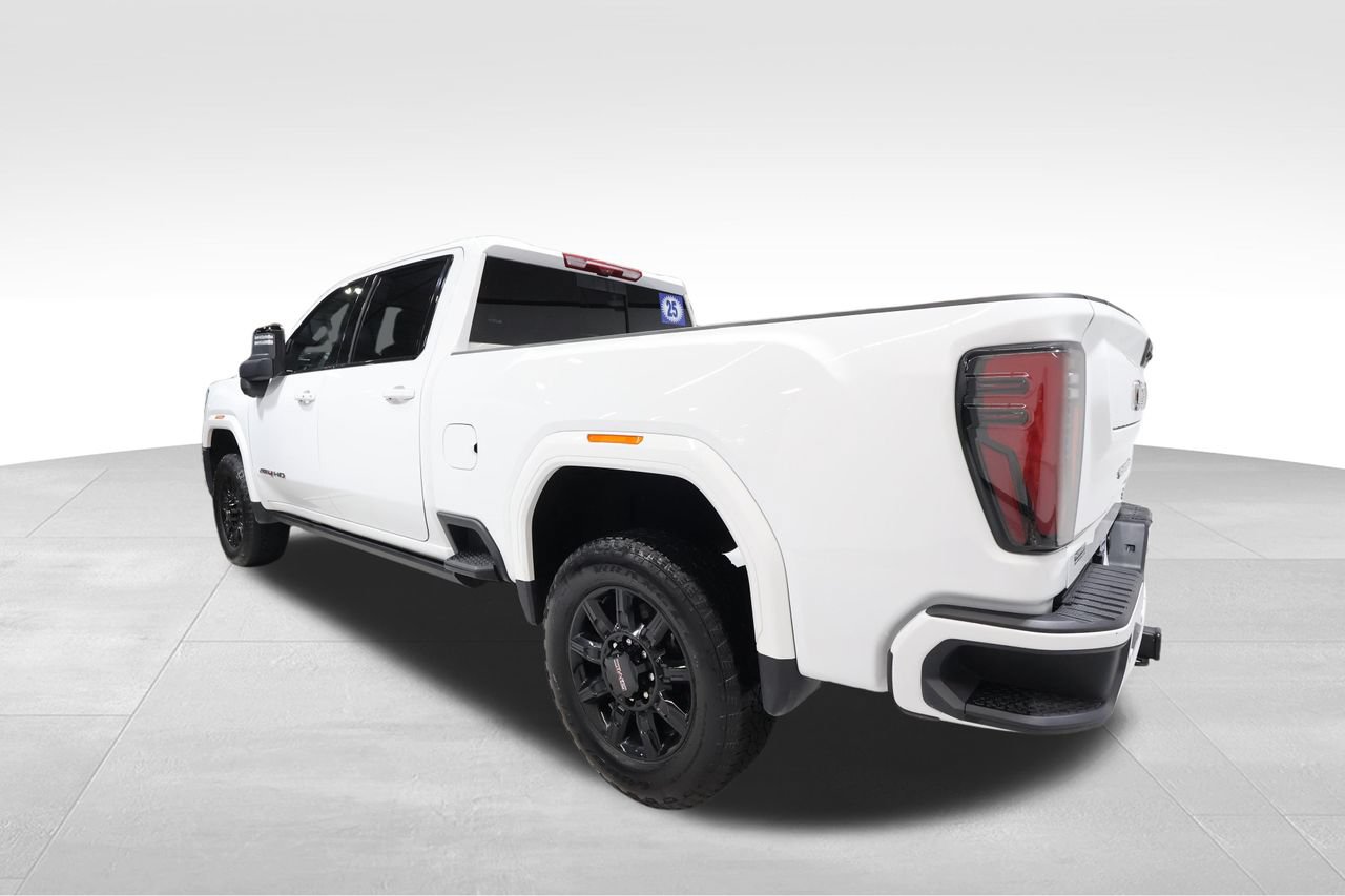 Used 2025 GMC Sierra 2500 AT4 w/ AT4 Premium Plus Package AWD/4WD image 2
