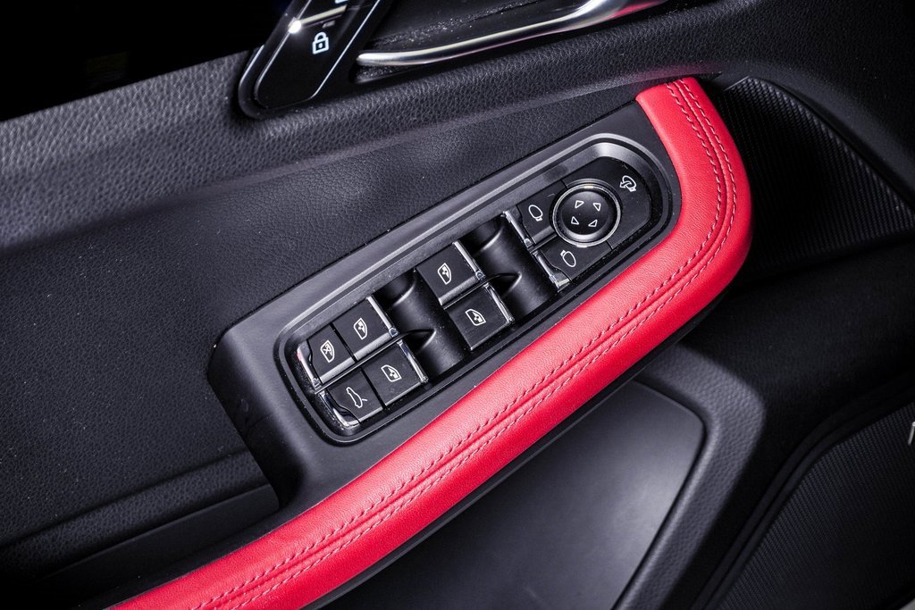 Certified 2023 Porsche Macan Turbo image 26