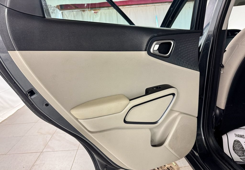 Used 2020 Kia Soul S FWD image 14