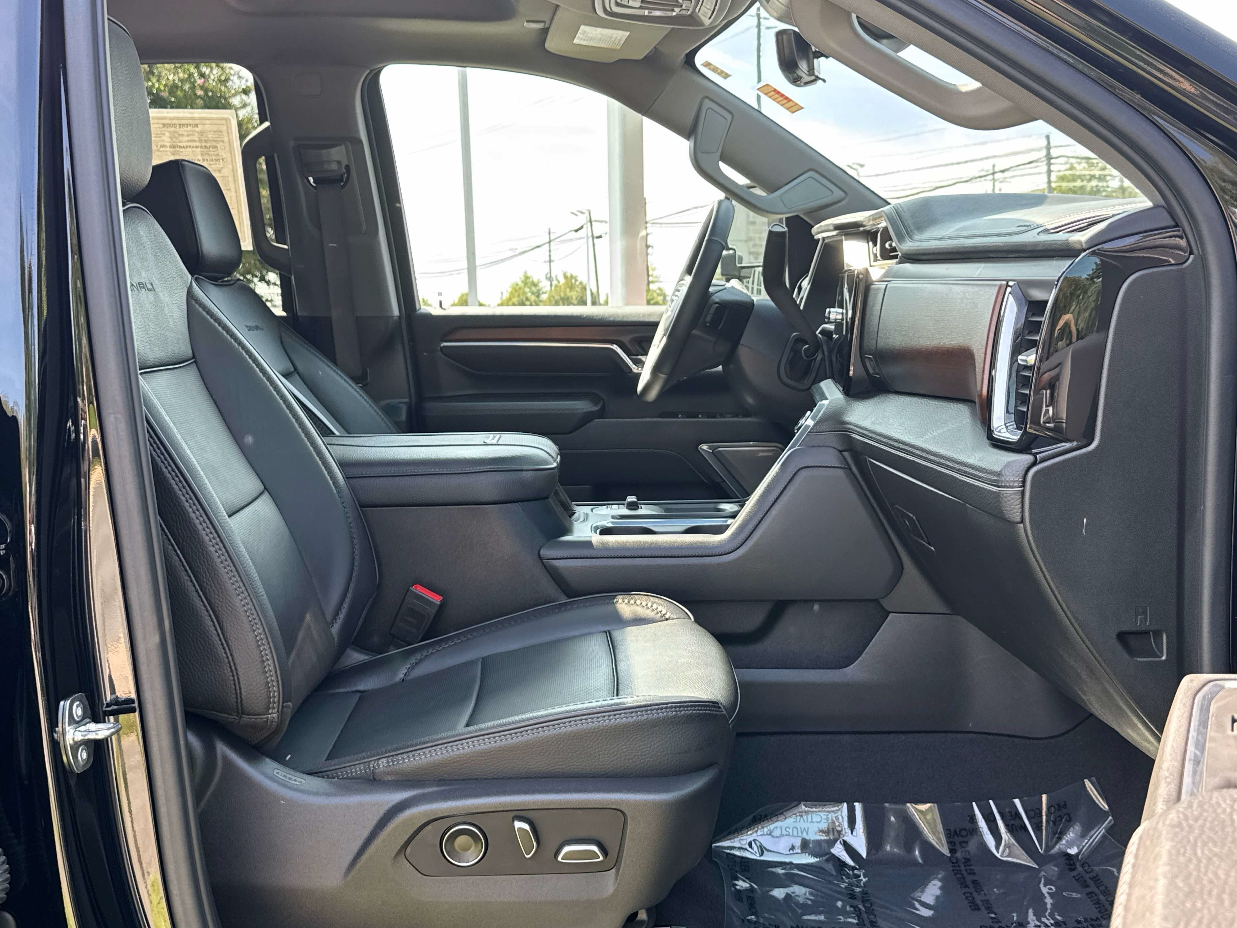 Used 2024 GMC Sierra 2500 Denali w/ Denali Reserve Package AWD/4WD image 15