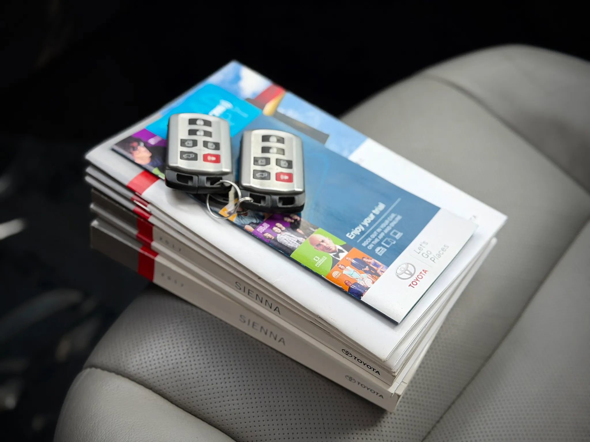 Used 2017 Toyota Sienna Limited image 18