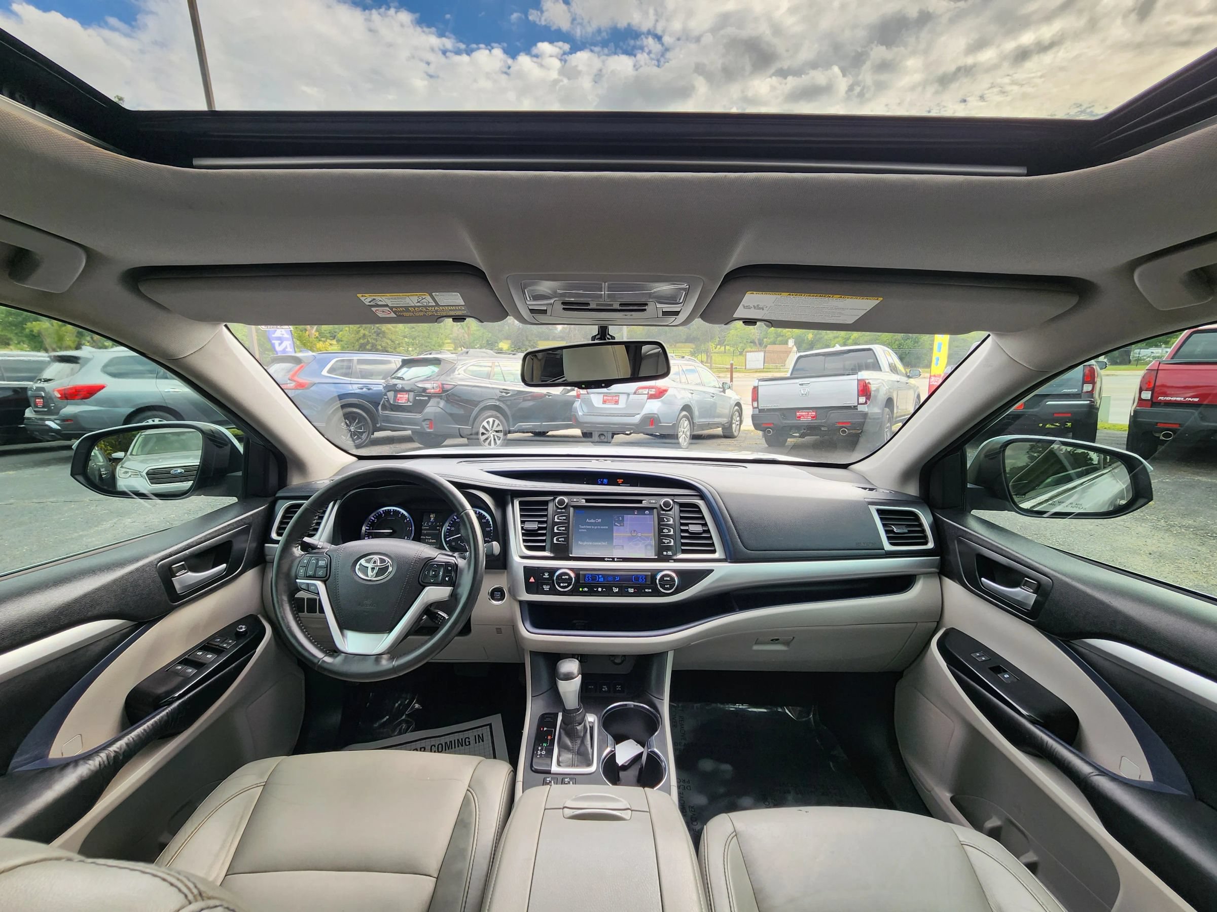 Used 2015 Toyota Highlander XLE AWD/4WD image 9