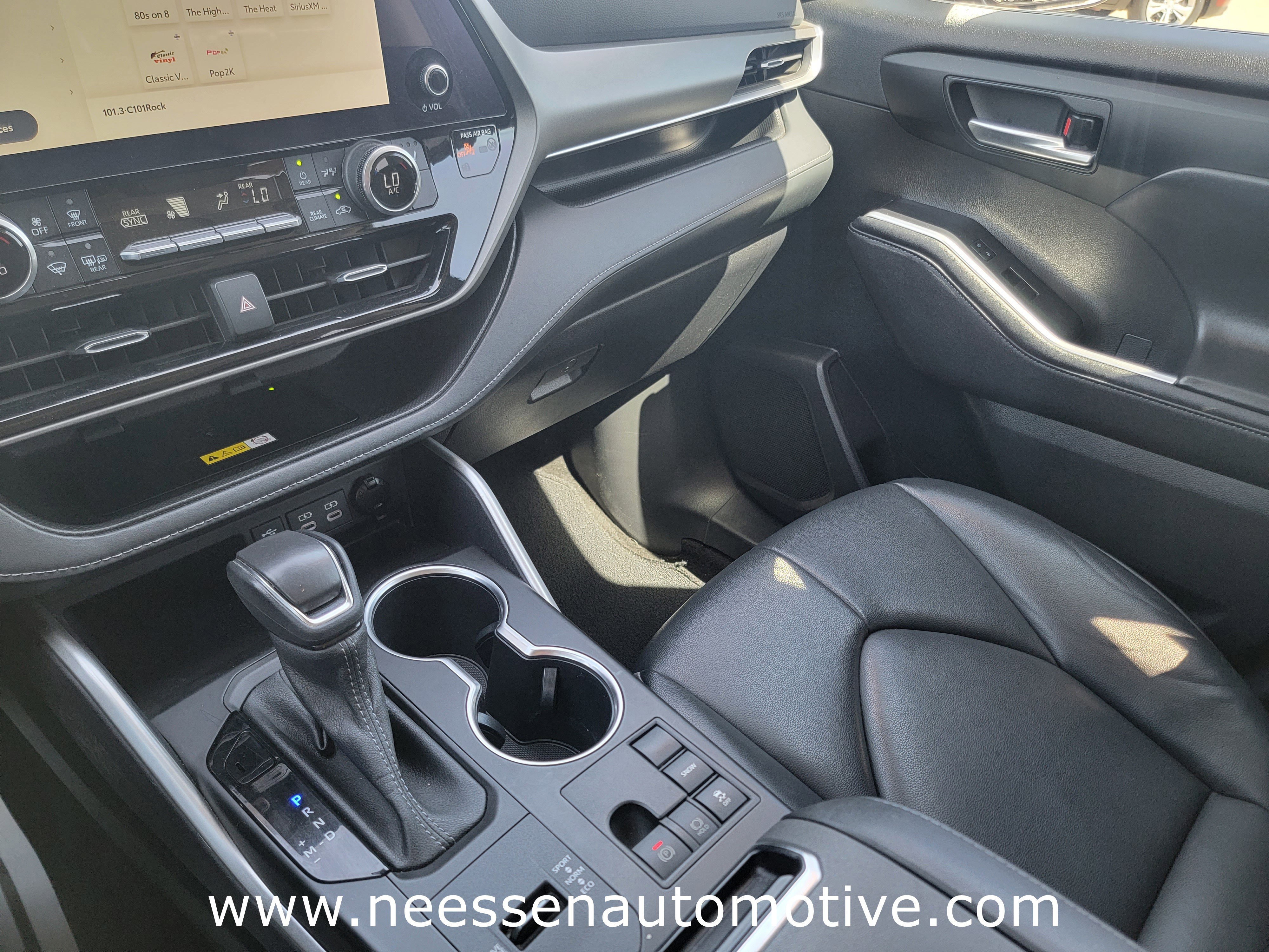 Used 2023 Toyota Highlander XLE image 27