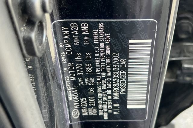 Used 2025 Hyundai Venue SEL image 32