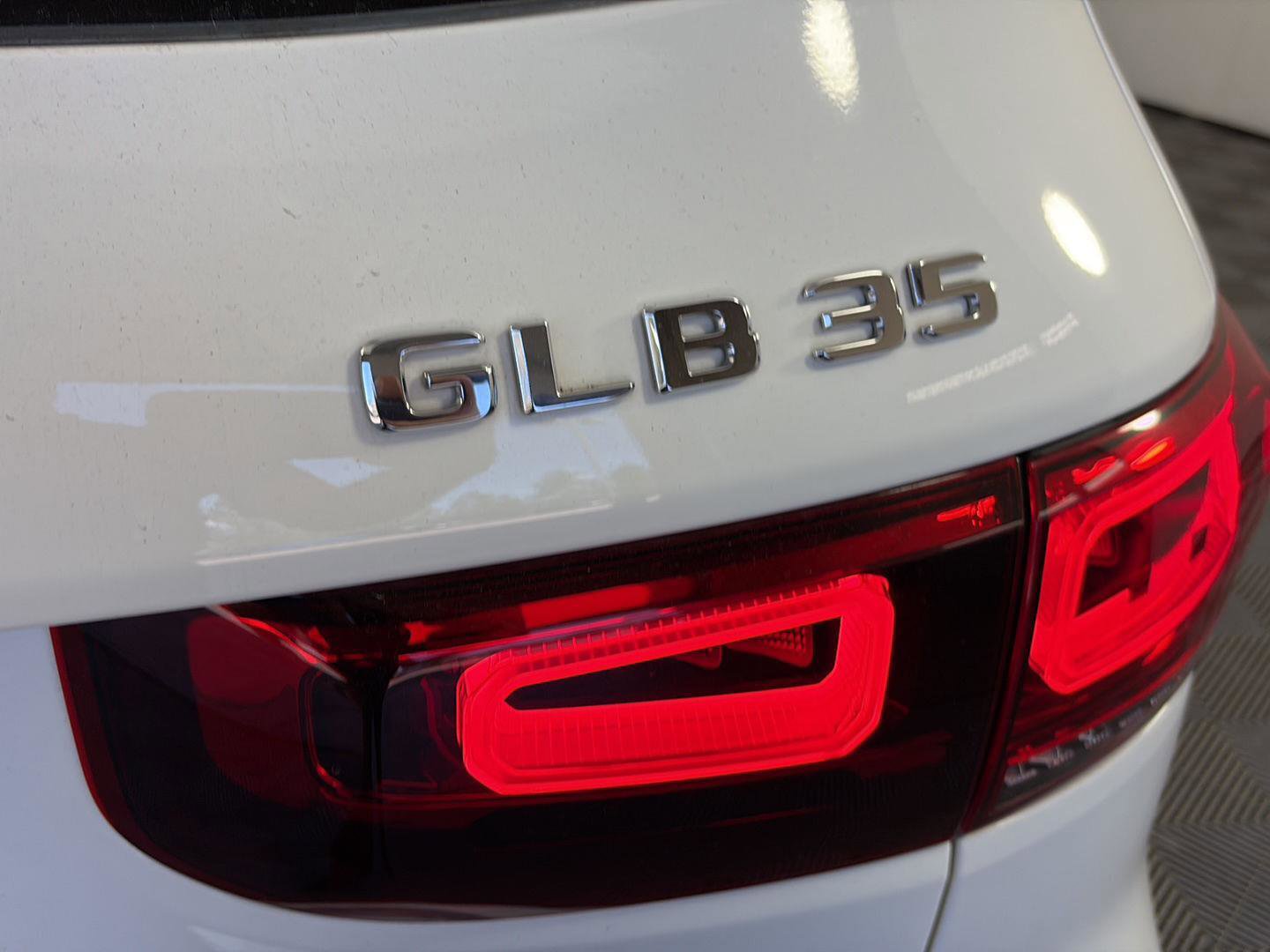 Used 2023 Mercedes-Benz GLB 35 AMG 4MATIC image 10