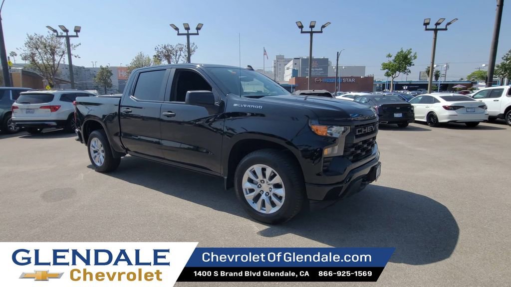 Used 2024 Chevrolet Silverado 1500 Custom image 2
