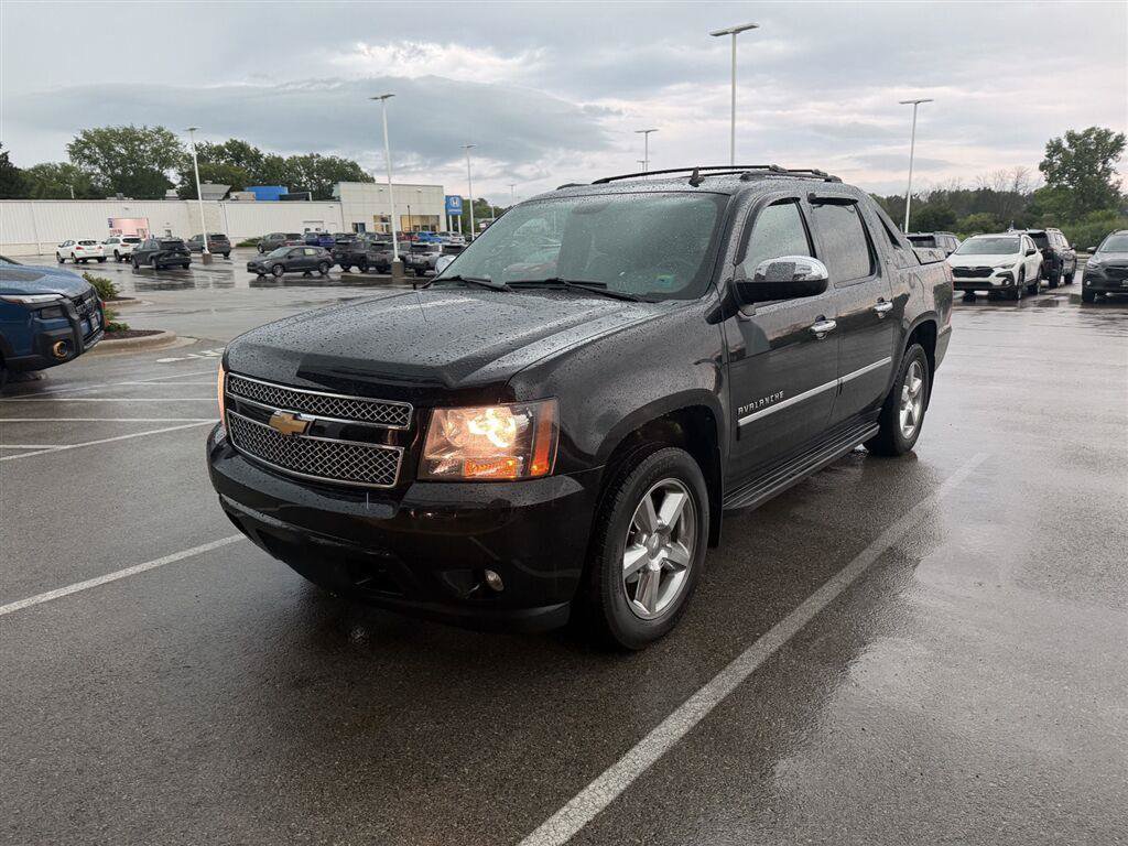 Used 2012 Chevrolet Avalanche LTZ AWD/4WD image 3