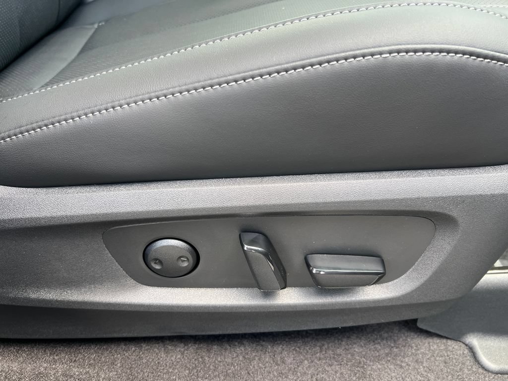 New 2027 INFINITI QX60 Luxe w/ Cargo Package FWD image 16