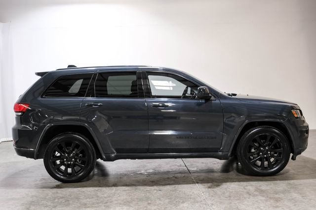Used 2017 Jeep Grand Cherokee Altitude AWD/4WD image 9