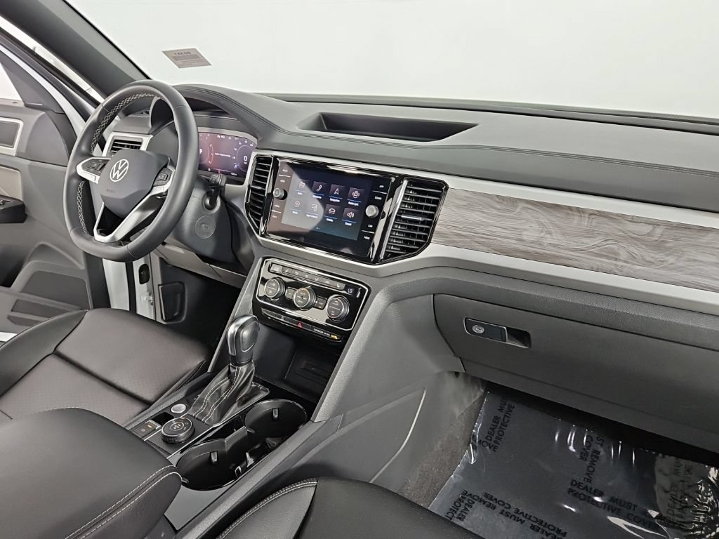 Used 2023 Volkswagen Atlas Cross Sport SE w/ Panoramic Sunroof Package AWD/4WD image 13