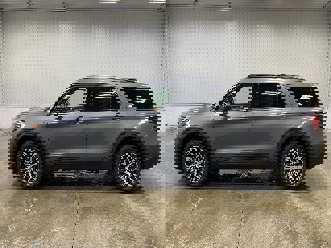 New 2025 Ford Explorer ST-Line image 12