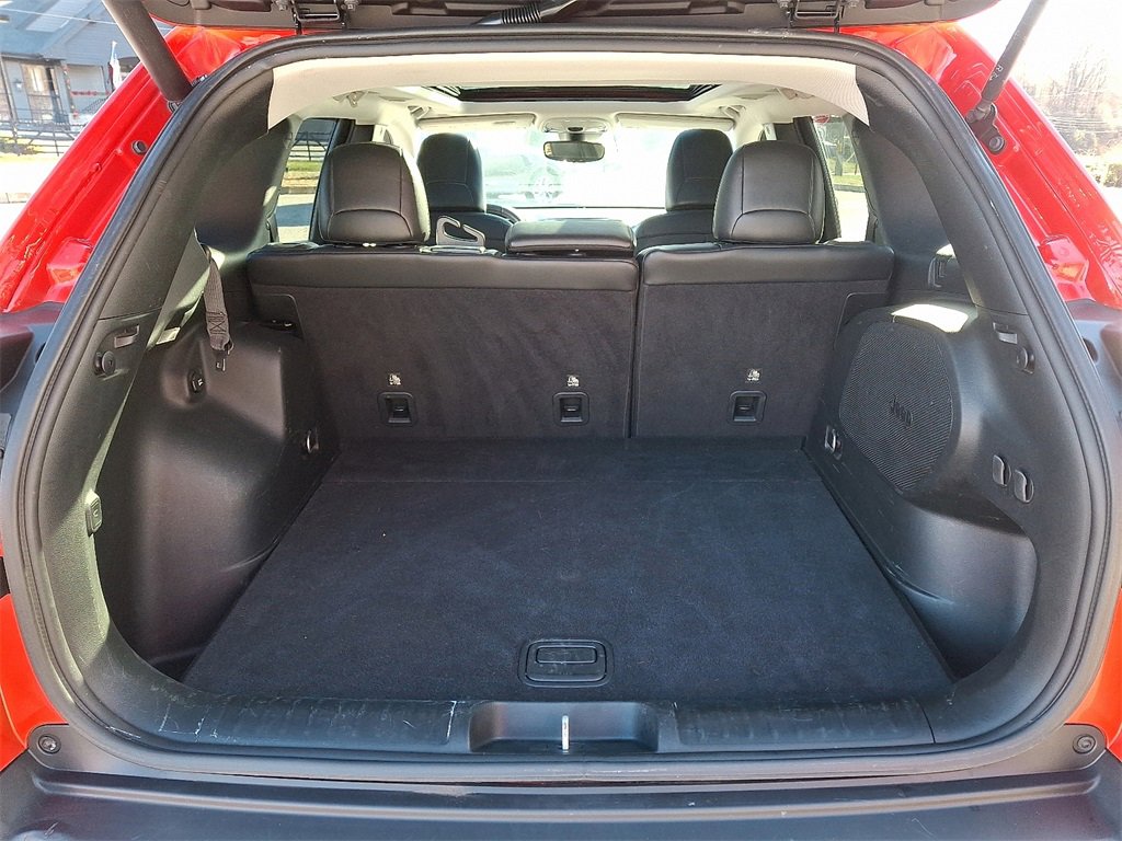 Used 2019 Jeep Cherokee Trailhawk image 31