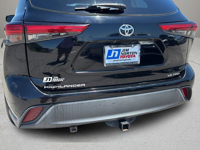 Used 2020 Toyota Highlander LE AWD/4WD image 29