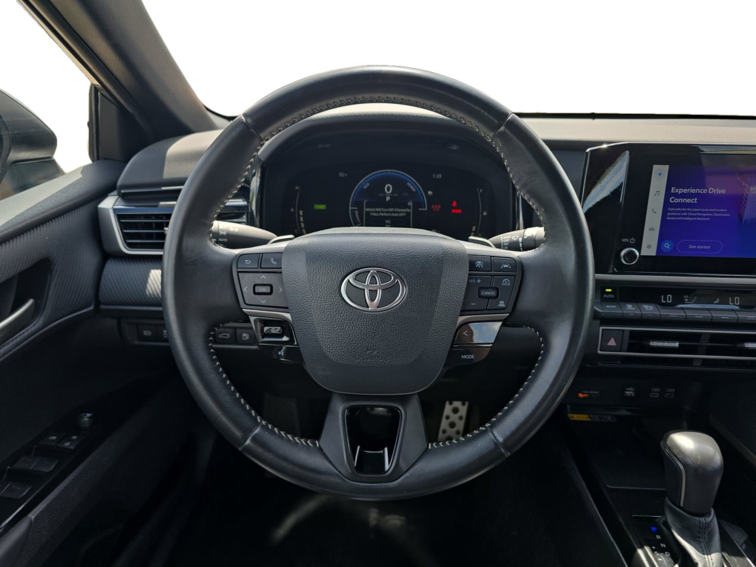 Used 2025 Toyota Camry SE FWD image 13