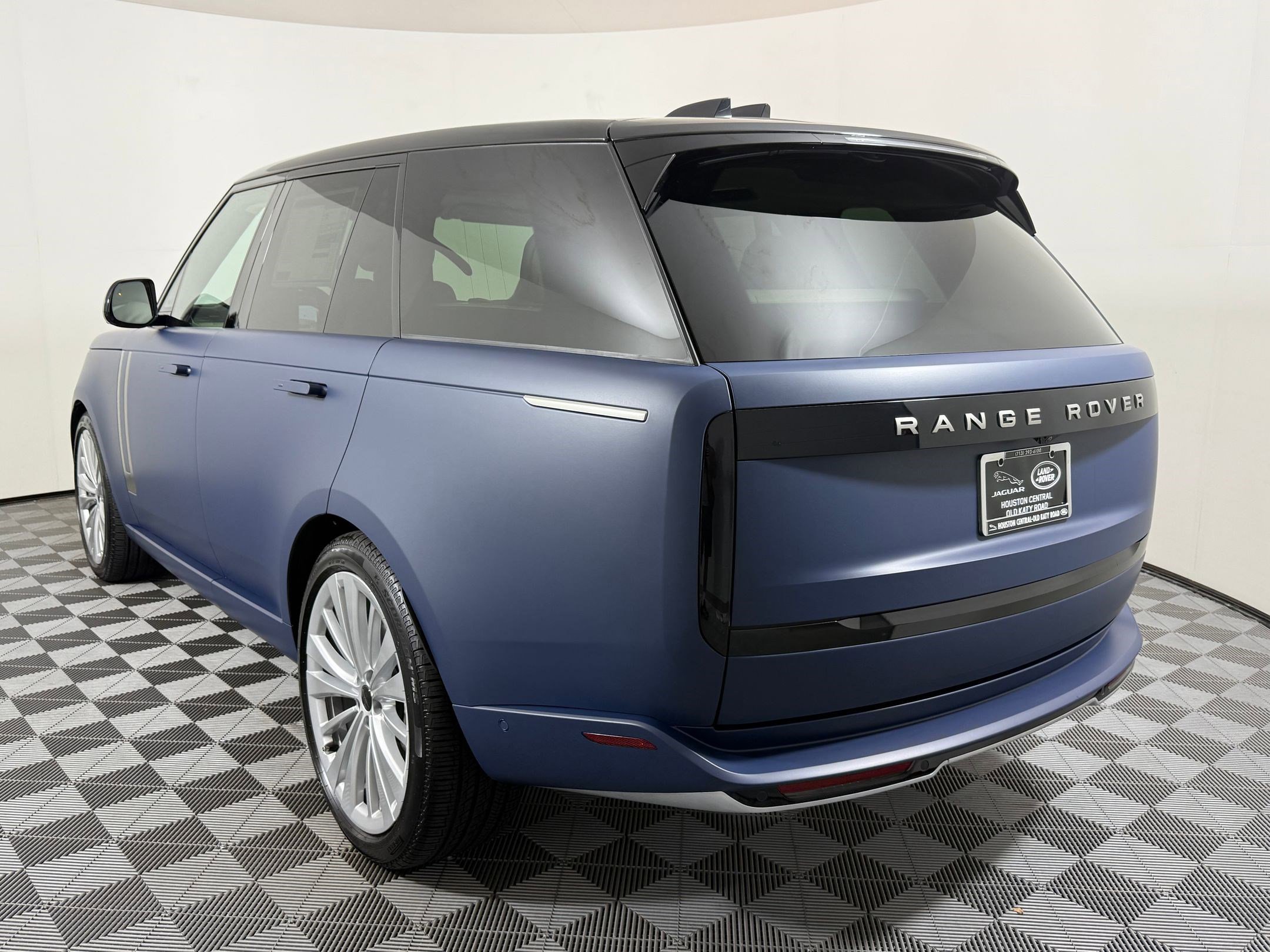 New 2026 Land Rover Range Rover SE AWD/4WD image 3