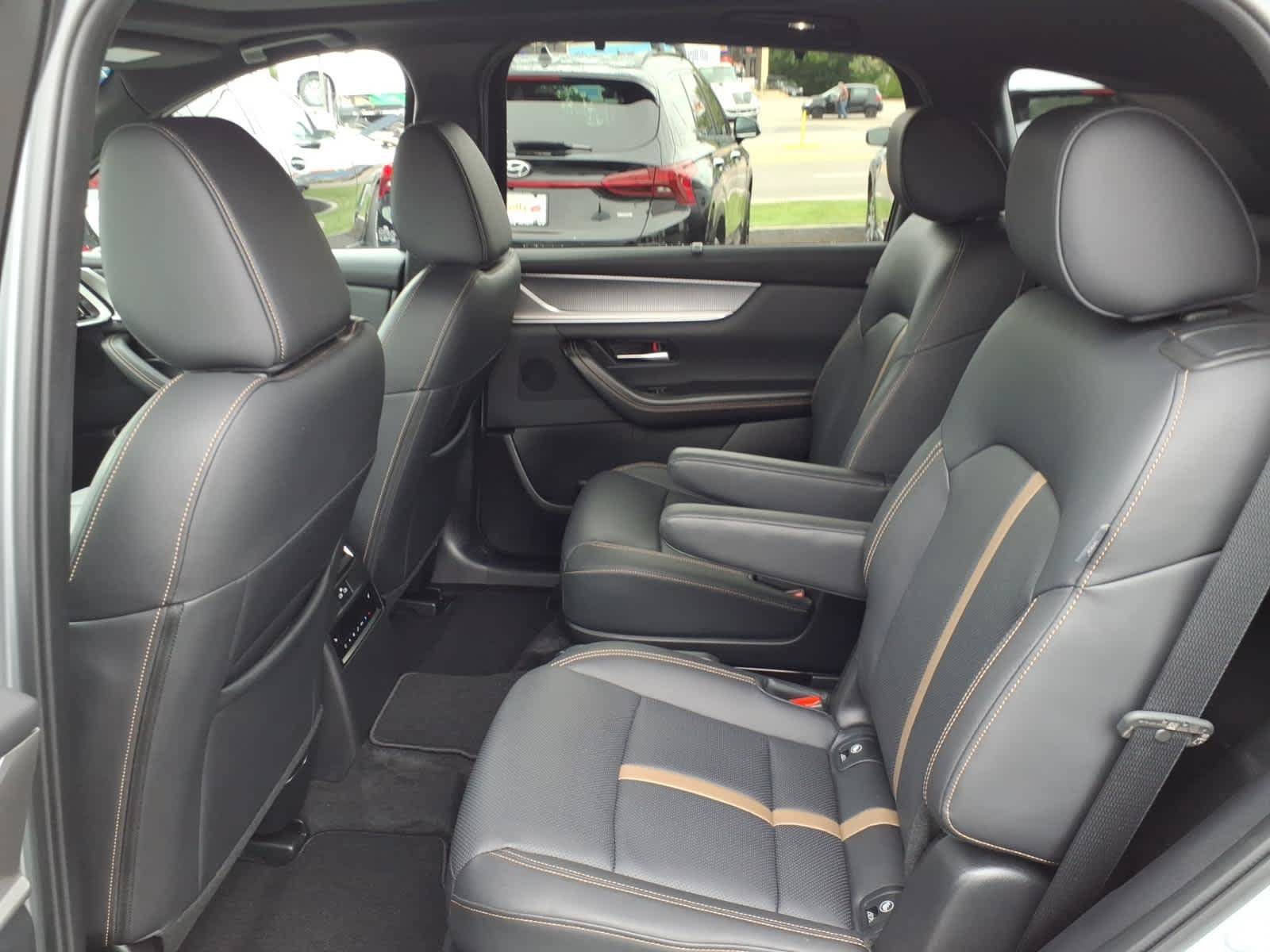 Used 2024 MAZDA CX-90 Plug-In Hybrid w/ Premium Plus AWD/4WD image 12