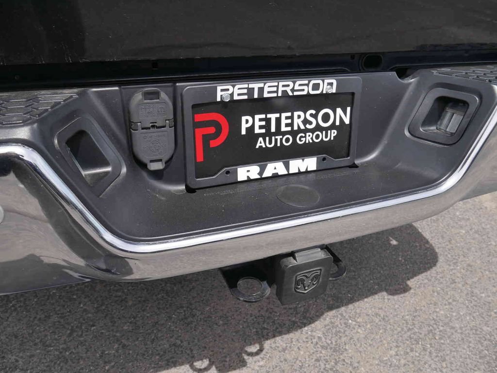 Used 2018 RAM 1500 Laramie w/ Convenience Group AWD/4WD image 8