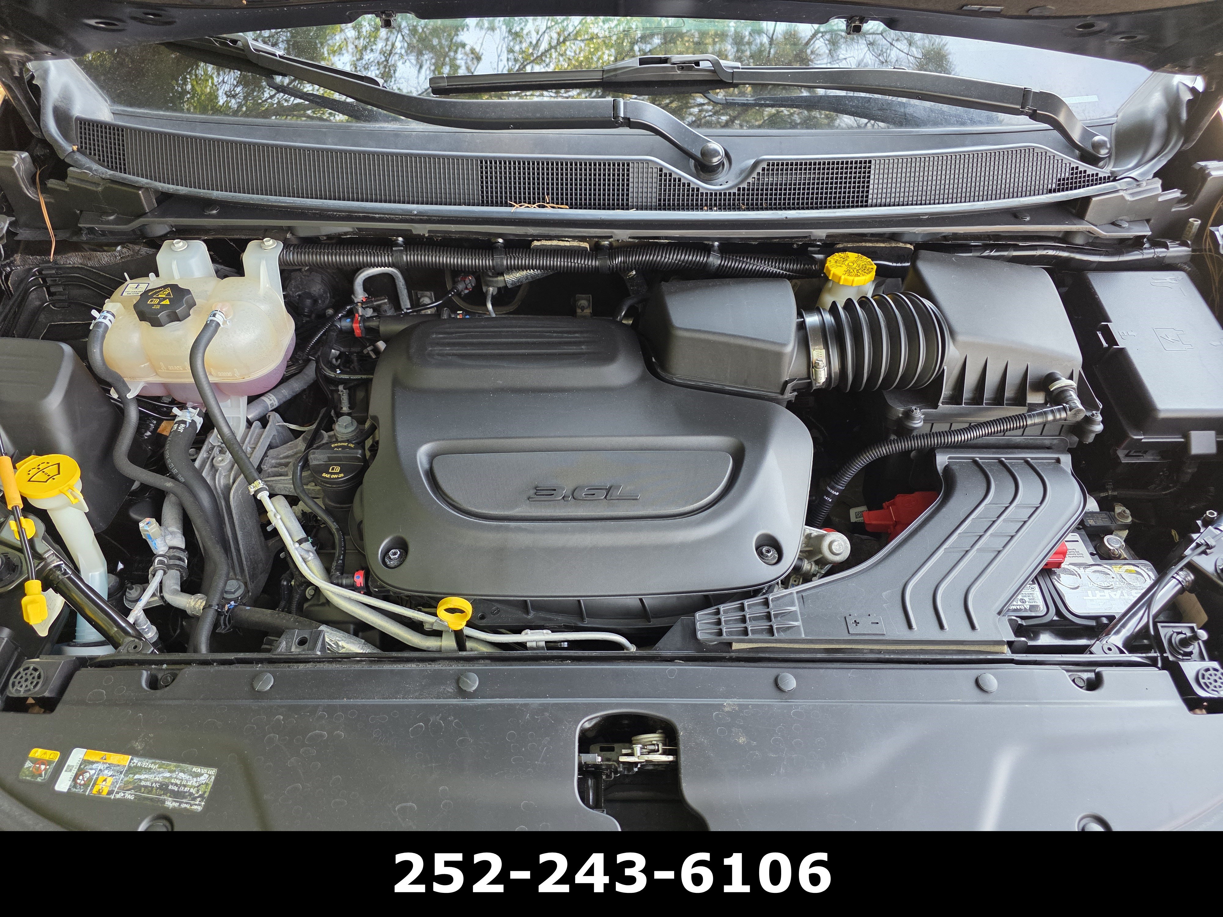 Used 2024 Chrysler Pacifica Touring-L FWD image 47